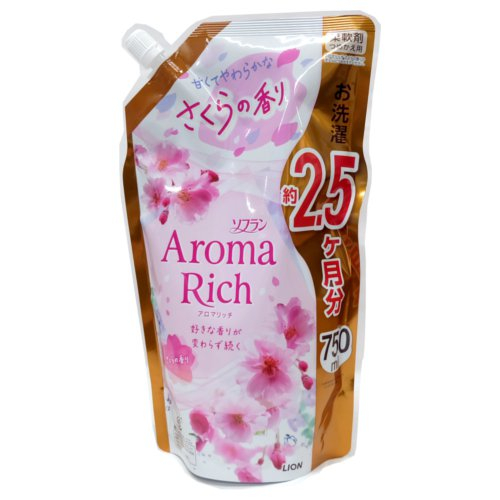 □【売切れ御免】ライオン　ソフランアロマリッチ　さくらの香り詰替え大 ７５０ｍｌ